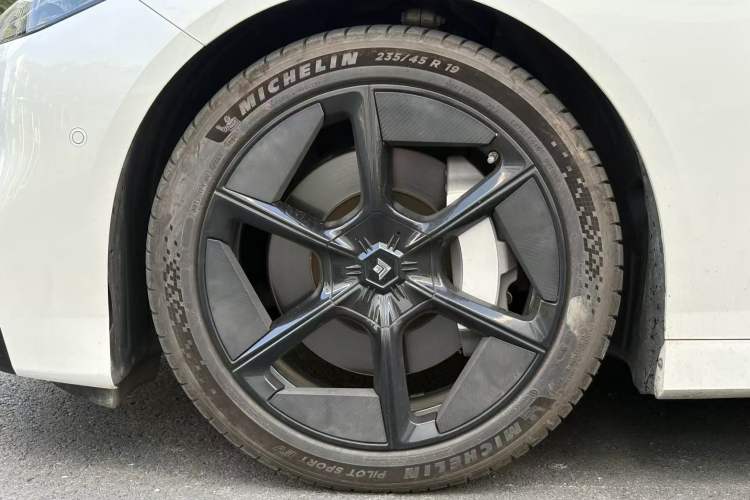 Used  GT 2024 Global Model 710 Ultra-High-Voltage LiDAR Edition
