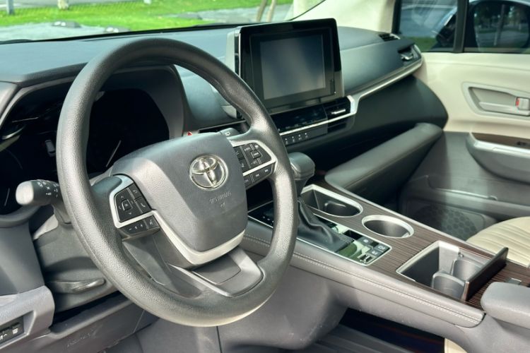 Used Toyota Sienna 2021 2.5L Hybrid Comfort Edition