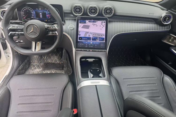 Used Mercedes-Benz C-Class 2024 Facelifted C-Class 260 L Night Edition Sports Version
