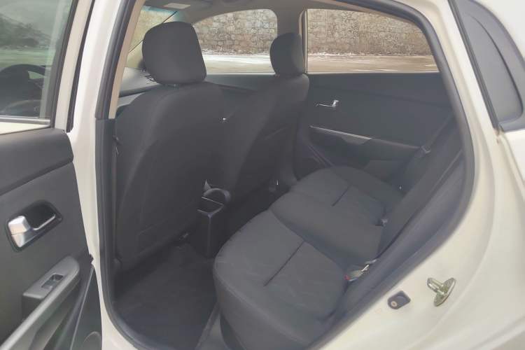 Used Kia K2 2015 Sedan 1.4L Automatic GLS
