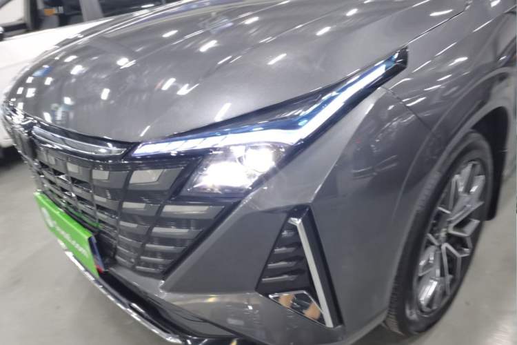 Used Changan UNI-Z 2025 1.5T Luxury Version
