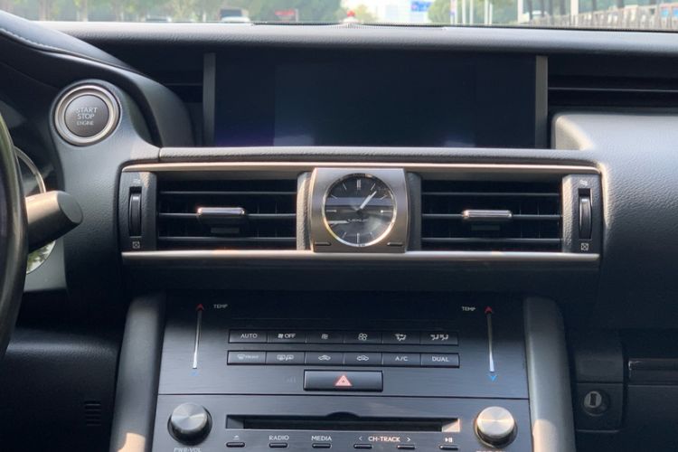 Used Lexus IS 2017 300 FENGSHANG Edition
