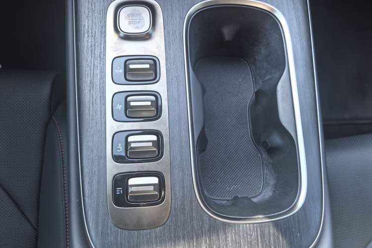 Used  SU7 2024 Rear-Drive Ultra-Long Range Advanced Pro-Level Intelligent Driving Version
