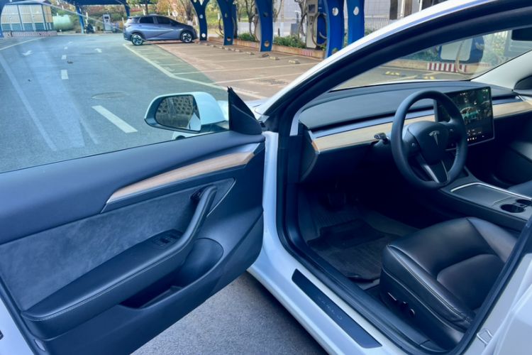 Used Tesla Model 3 2022 Rear-Wheel-Drive Version