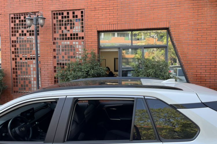 Used Toyota Wildlander 2024 Dual-Motor 2.5L E-CVT Two-Wheel Drive Luxury PLUS Edition