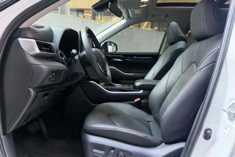 Used Toyota Highlander 2024 2.5L Smart Electric Hybrid Dual-Engine Four-Wheel Drive Prestige Version – 7 Seats