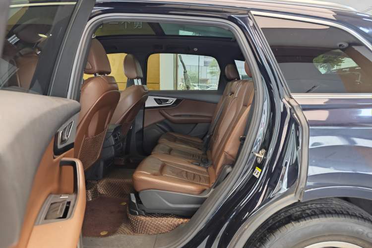 Used Audi Q7 2016 3.0 TFSI 7 seats parallel import
