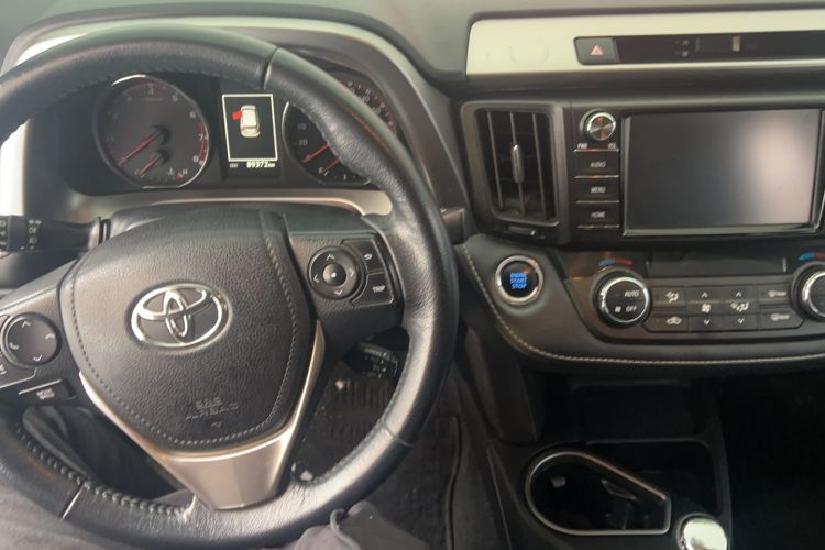 Used Toyota RAV4 2016 2.0L CVT 4x4 New Edition China V Standard