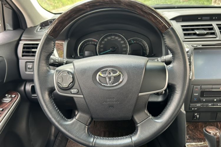 Used Toyota Camry 2015 2.0G Luxury Edition
