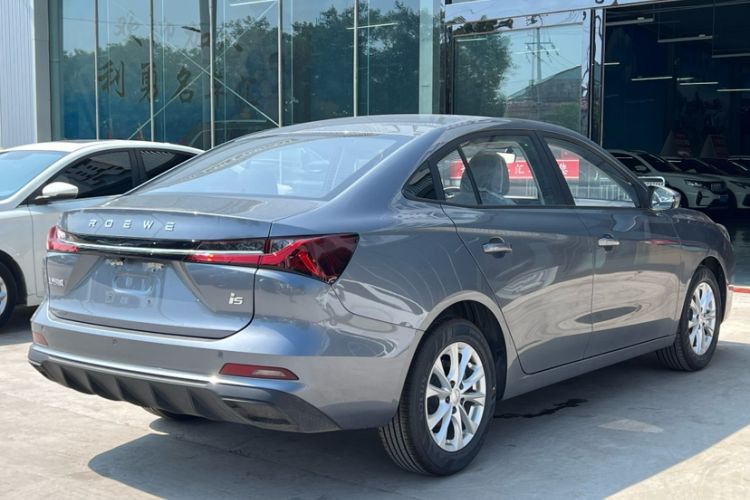 Used Roewe i5 2023 1.5L Manual Comfort Edition
