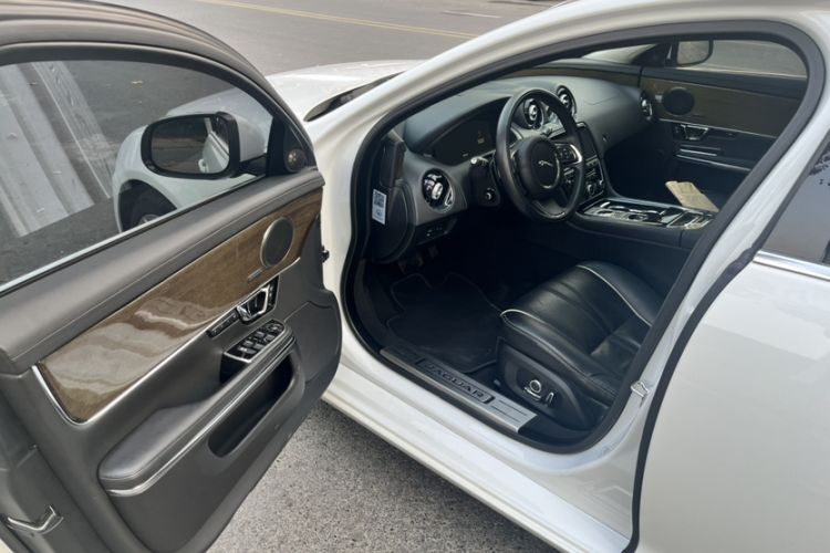 Used Jaguar XJ 2016 XJL 3.0 SC Four-Wheel Drive Panoramic Business Edition
