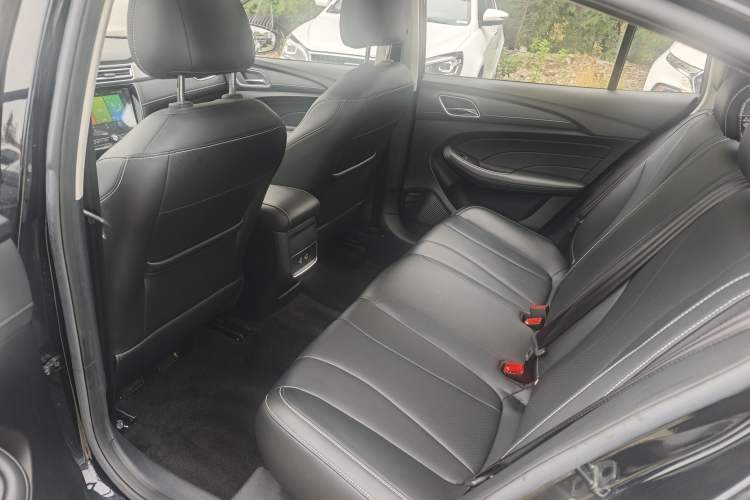 Used Roewe i5 2020 1.5L Automatic 4G Connect Luxury Flagship Edition
