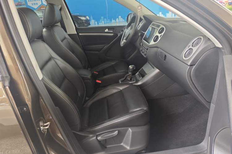 Used Volkswagen Tiguan 2017 300TSI Automatic Two-Wheel Drive Silk Road Comfort Edition
