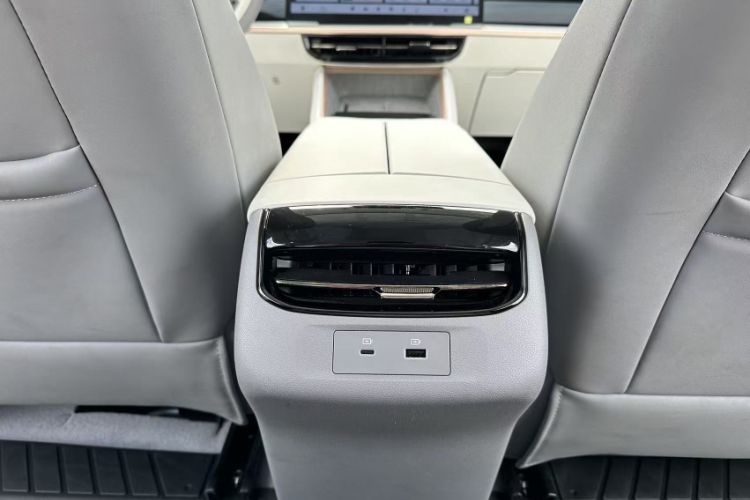 Used  eπ007 2024 Pure Electric 540 All-Wheel Drive Max Edition
