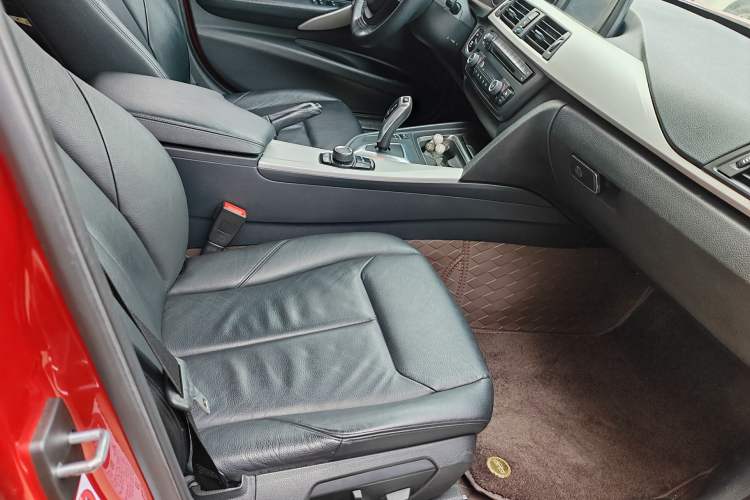 Used BMW 3 Series 2014 320i Sport Edition
