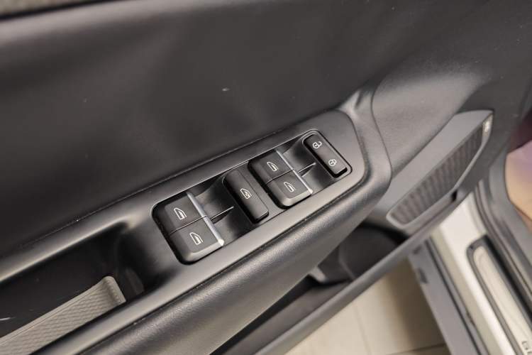 Used Geely Auto Emgrand GS 2016 Elegant Edition 1.3T Automatic LingShang Model
