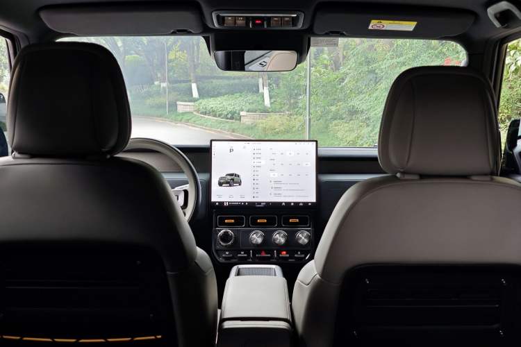 Used  V23 2025 501 Four-Wheel Drive Intelligent Driving Version
