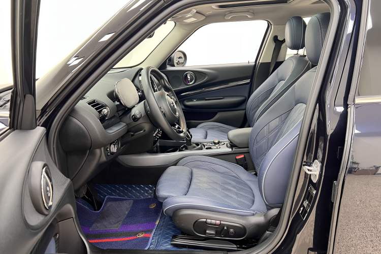 Used  Clubman 2021 1.5T COOPER Connoisseur
