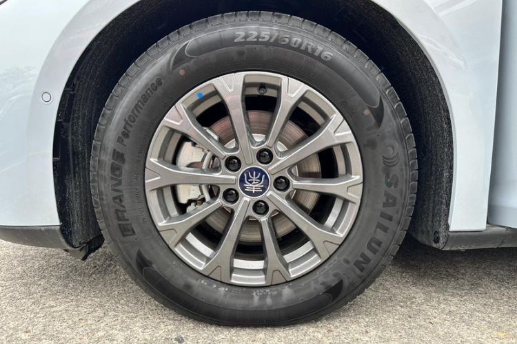 Used BYD Qin L 2025 DM-i Smart Drive 80KM Leading Model