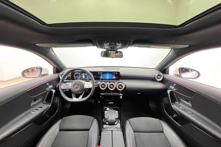 Used Mercedes-Benz A-Class 2022 Revised Version A 200 L Sport Sedan Fashionable Style