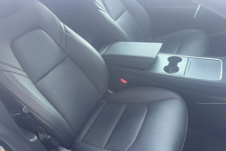 Used Tesla Model Y 2024 Long-Range All-Wheel-Drive Version
