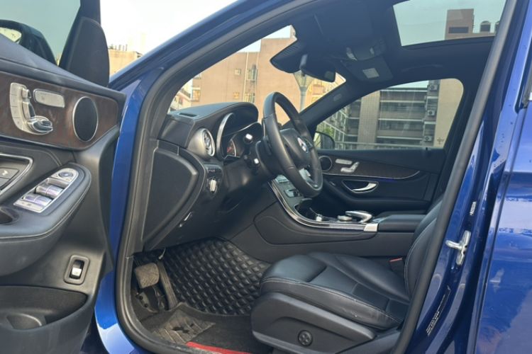 Used Mercedes-Benz GLC 2016 GLC 300 4MATIC Dynamic Model
