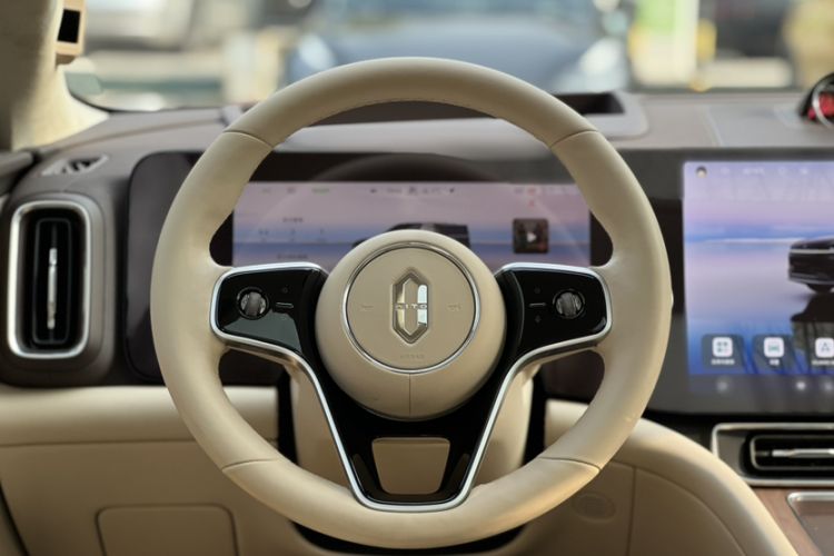 Used Hima AITO M9 2024 Range-Extended Ultra Version 42 kWh 6-Seater Model
