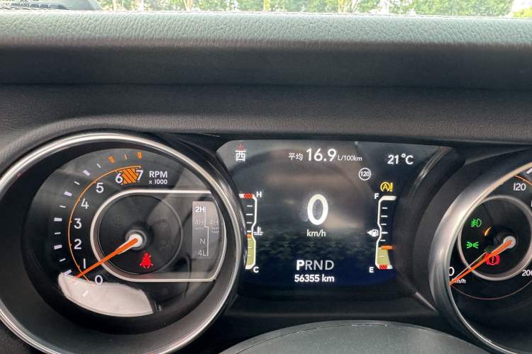 Used  Wrangler 2019 2.0T Sahara Four-Door Version China VI Emission Standard
