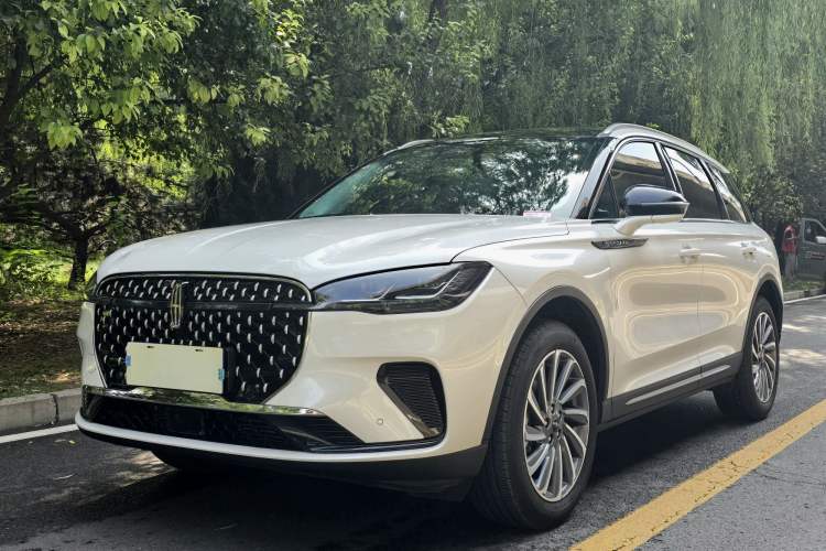 Used Lincoln Corsair 2023 2.0T Two-Wheel-Drive Luxury Edition
