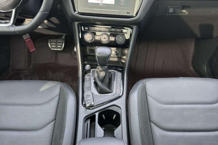 Used Volkswagen Tiguan L 2021 330TSI Automatic Two-Wheel Drive R-Line Enhanced Edition
