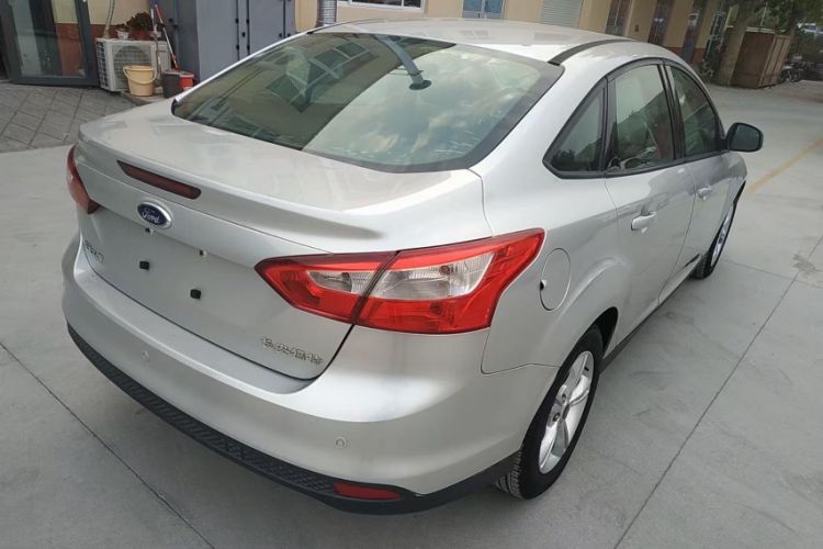 Used Ford Focus 2012 Sedan 1.6L Manual Fashion Edition
