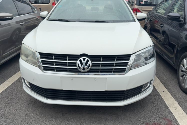 Used Volkswagen Lavida 2013 Restyled Classic 1.6L Manual Comfort Edition
