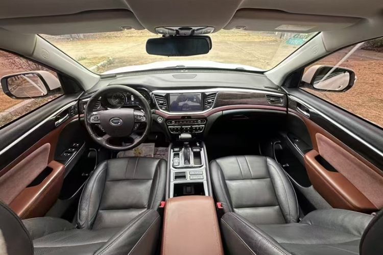 Used GAC Trumpchi GS8 2017 320T Two-Wheel Drive Luxury Smart Connectivity Version (7 Seats)
