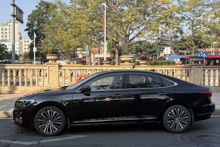 Used Volkswagen Passat 2019 330TSI Prestige Edition China VI Standard
