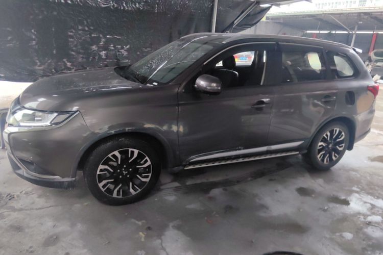 Used Mitsubishi Outlander 2019 2.0L Two-Wheel Drive Comfort Edition 5 Seats China V Standard

