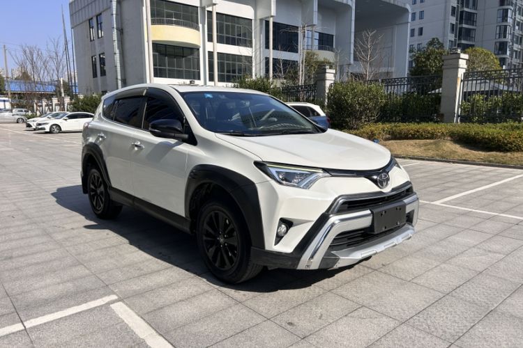 Used Toyota RAV4 2019 2.0L CVT Two-Wheel Drive Fashion X Limited Edition China V Standard
