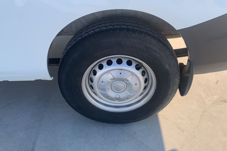 Used Ford Transit 2019 2.0T Diesel Multi-Purpose Commercial Vehicle Mid-Drive Mid-Roof 6-Seater China VI Standard