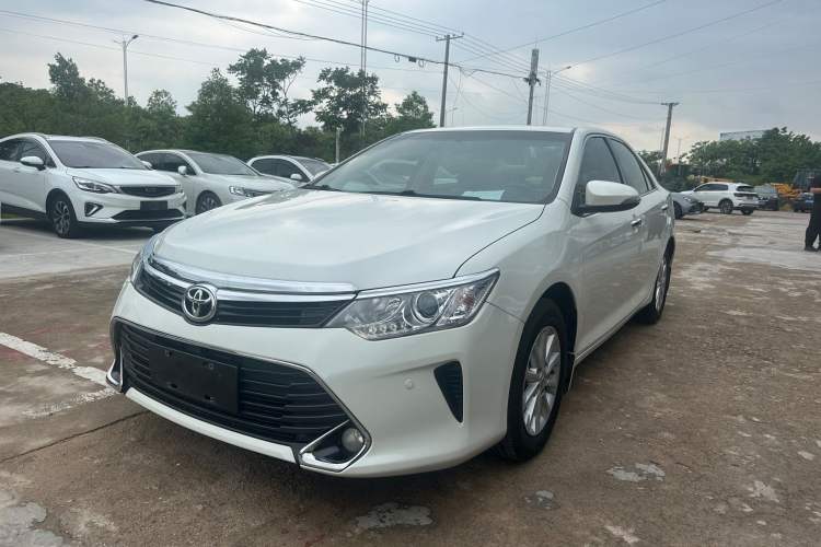 Used Toyota Camry 2016 2.0G 10th Anniversary Leading Edition
