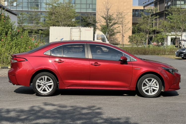 Used Toyota Levin 2022 Dual-Motor 1.8H E-CVT Leading Edition
