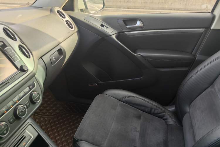 Used Volkswagen Tiguan 2013 2.0 TSI Automatic All-Wheel-Drive Flagship Edition