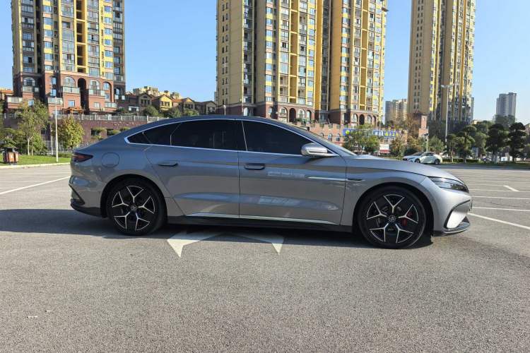Used BYD Han 2022 EV Genesis Edition 715 km Front-Wheel-Drive Flagship Model
