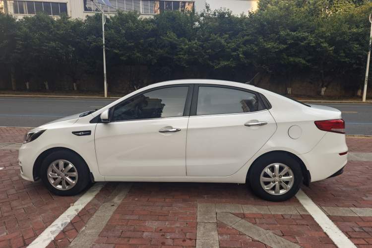 Used Kia K2 2015 Sedan 1.4L MT GLS
