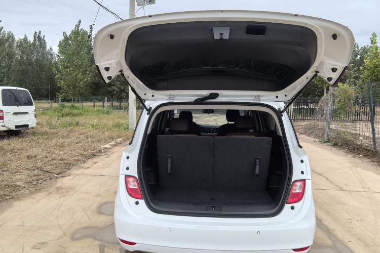 Used Buick GL6 2019 18T 6-Seater Connected Luxury Version China VI Standard
