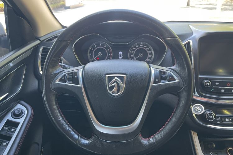 Used Baojun 560 2016 1.8L iAMT Luxury Model
