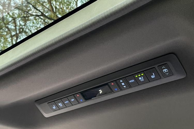 Used Toyota Granvia 2022 2.5L Hybrid Prestige Edition