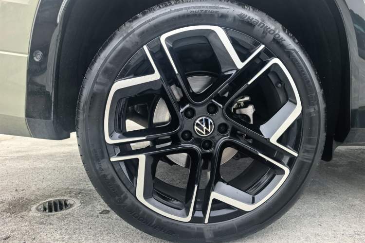 Used Volkswagen Tayron 2025 Tiguan L 380TSI 4Motion Luxury
