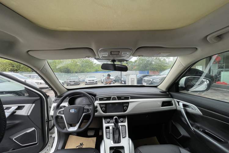 Used Geely Auto Emgrand X7 Sport 2018 1.8TD Automatic Two-Wheel Drive Smart Connect 4G Internet Edition
