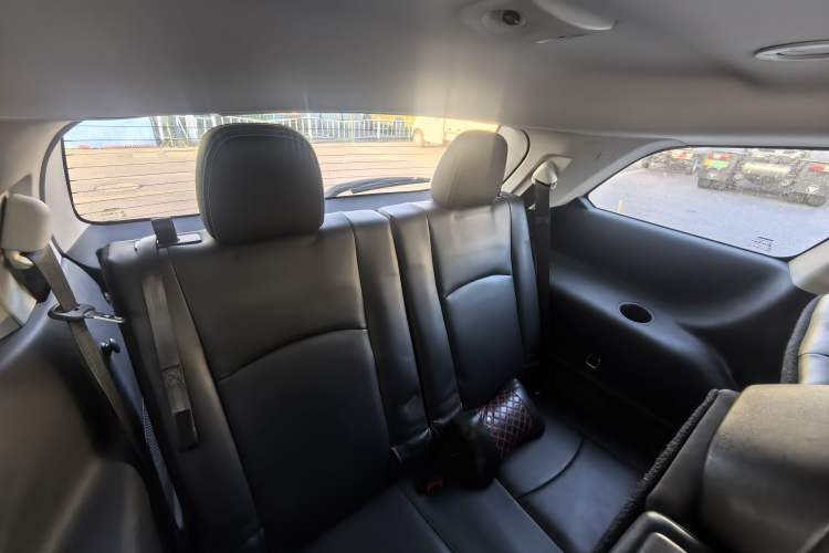 Used Dodge Journey 2013 2.4L Two-Wheel Drive Luxury Version
