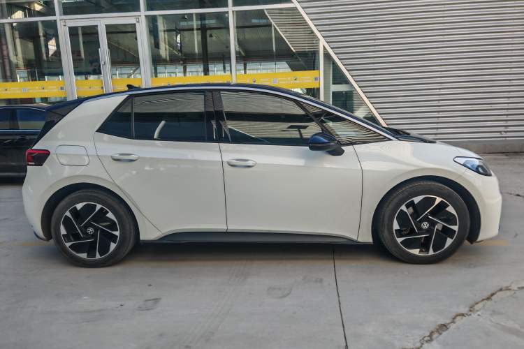 Used Volkswagen ID.3 2025 Smart Edition Outstanding Model
