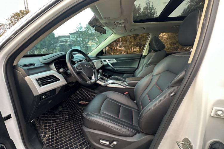 Used Geely Auto Emgrand X7 Sport 2018 1.8TD Automatic Two-Wheel Drive Smart Connect 4G Internet Edition
